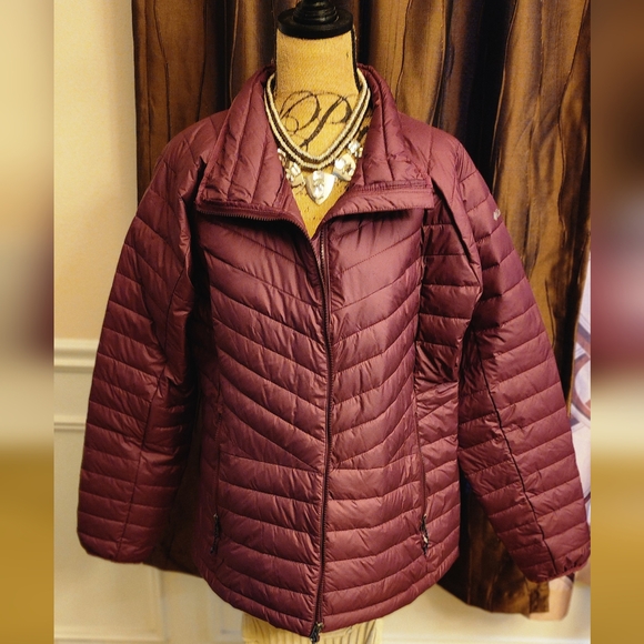 Columbia Jackets & Blazers - Burgundy Columbia Jacket